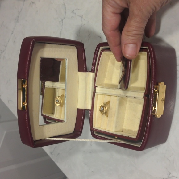 Wolf Designs leather travel jewelry case - Picture 5 of 8